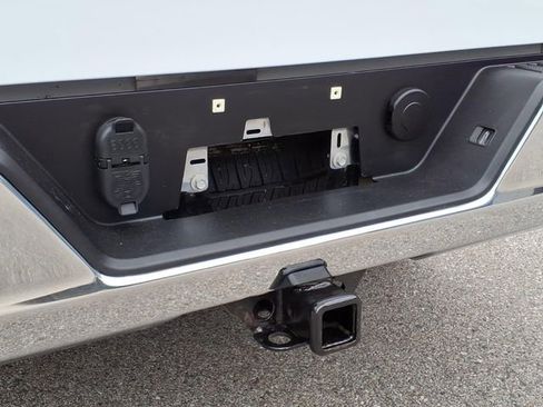 Used 2023 Chevrolet Silverado 1500 W/T w/ Trailering Package AWD/4WD image 9