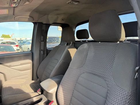 Used 2018 Nissan Frontier SV RWD image 21