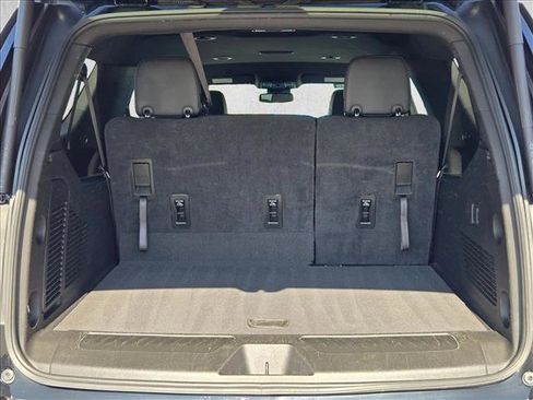 Used 2024 Chevrolet Suburban LT image 6