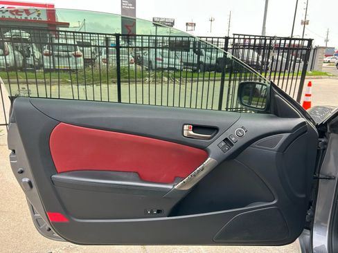 Used 2013 Hyundai Genesis 2.0T RWD image 12
