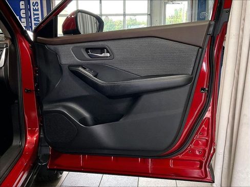 Certified 2023 Nissan Rogue SV AWD/4WD image 12