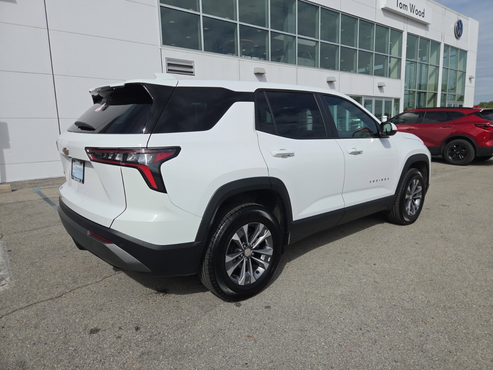 Used 2026 Chevrolet Equinox LT AWD/4WD image 4