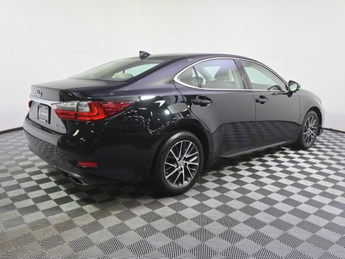 Used 2017 Lexus ES 350 w/ Premium Package FWD image 7