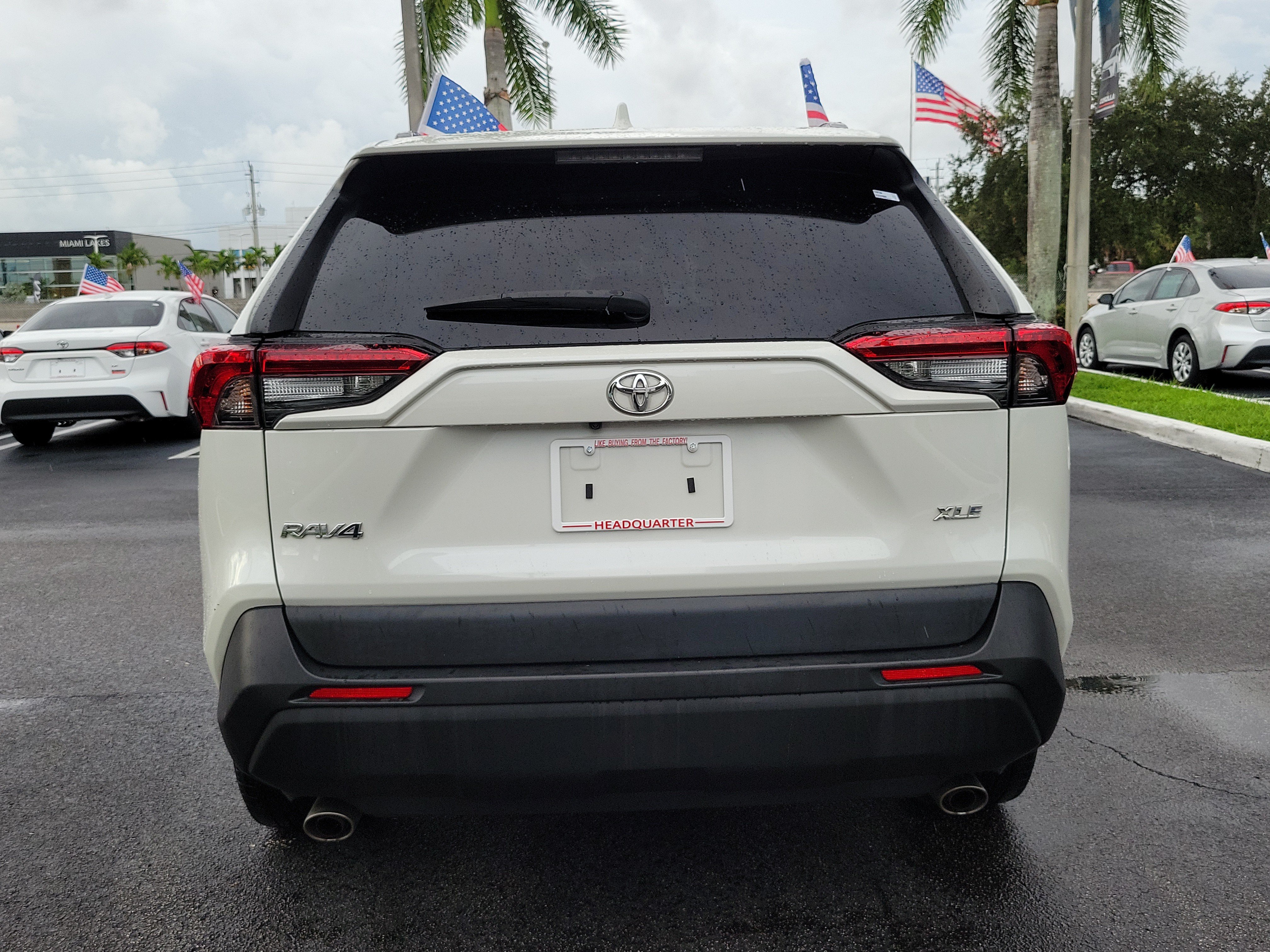 Used 2022 Toyota RAV4 XLE Premium FWD image 10