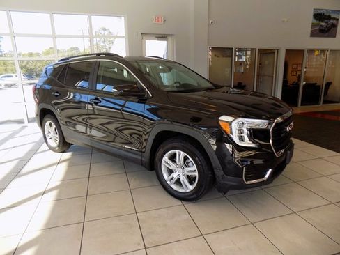 Used 2023 GMC Terrain SLE w/ Driver Convenience Package image 35