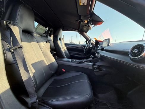 Used 2021 MAZDA MX-5 Miata RF Grand Touring RWD image 29