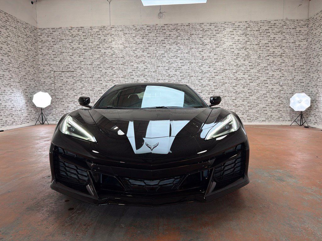 Used 2025 Chevrolet Corvette E-Ray w/ ZER Performance Package AWD/4WD image 2