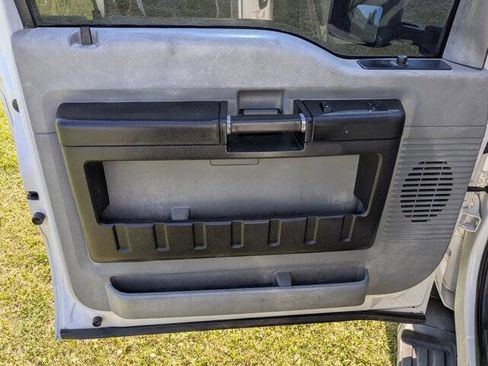 Used 2015 Ford F550 4x4 Regular Cab Super Duty image 12