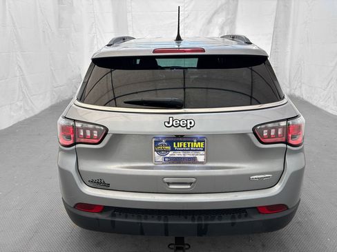 Used 2022 Jeep Compass Latitude FWD image 6