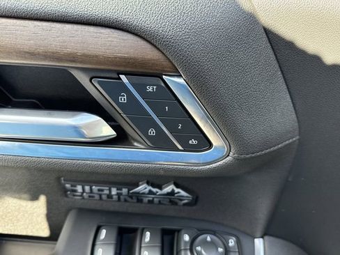 Used 2024 Chevrolet Silverado 1500 High Country w/ High Country Premium Package image 42