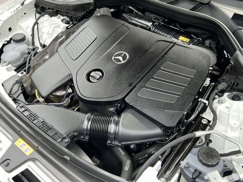 Certified 2025 Mercedes-Benz GLC 300 4MATIC image 32