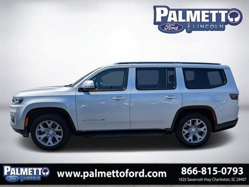 Used 2022 Jeep Wagoneer Series II RWD image 6