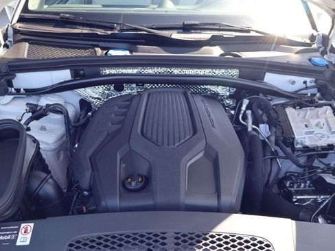 New 2026 Porsche Macan AWD/4WD image 26