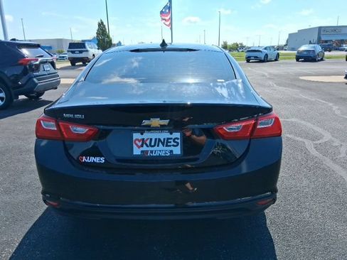 Used 2017 Chevrolet Malibu LS w/ LPO, Convenience Package 1 FWD image 6