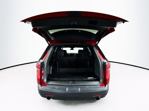 Used 2023 Chevrolet Traverse LT image 29