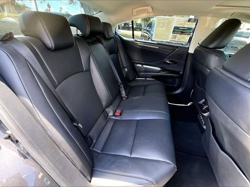 Used 2025 Lexus ES 300h w/ Premium Package FWD image 20