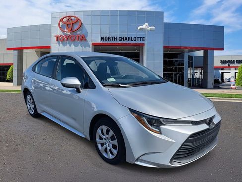 Used 2023 Toyota Corolla LE image 1