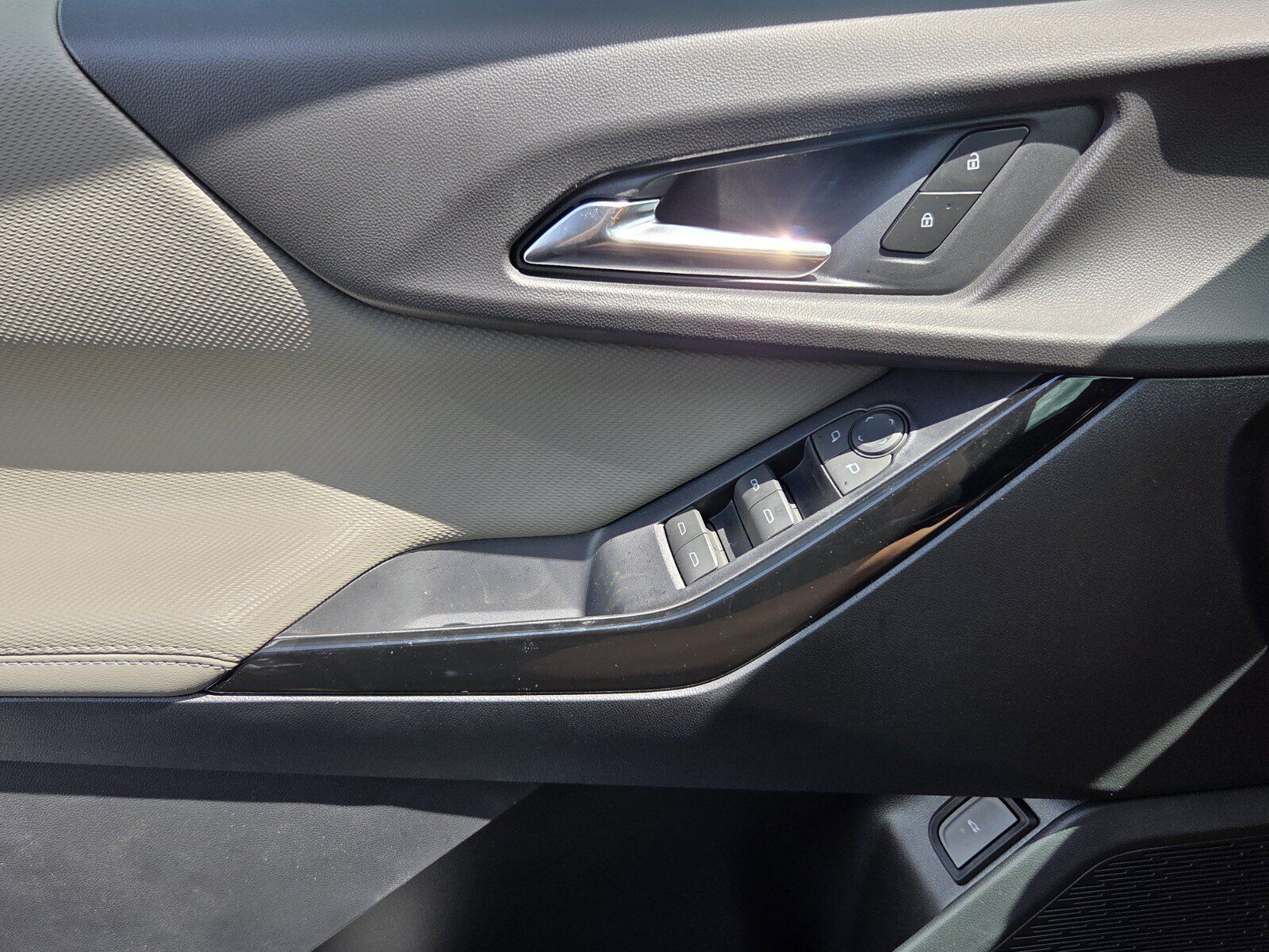 New 2027 Chevrolet Equinox LT FWD image 11