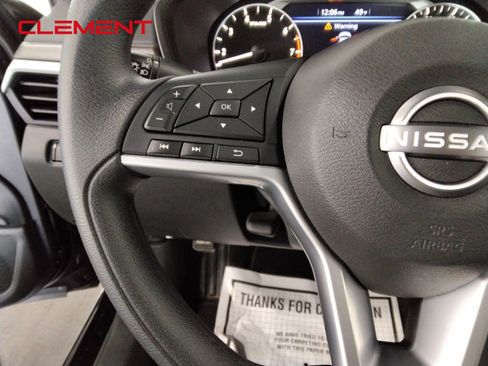 Used 2025 Nissan Altima 2.5 SV image 12