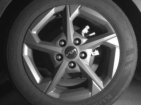 Used 2025 Kia K4 LXS FWD image 14