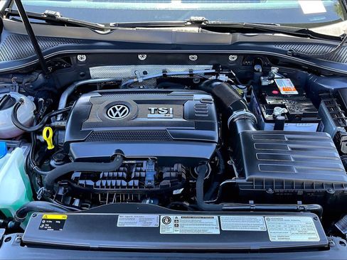 Used 2016 Volkswagen Golf R 4-Door AWD/4WD image 29