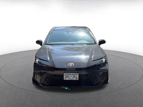 Used 2025 Toyota Camry SE FWD image 4