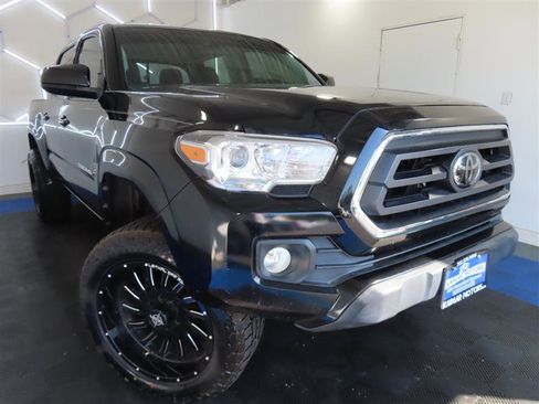Used 2021 Toyota Tacoma SR5 RWD image 2