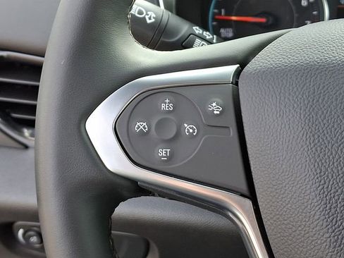 Used 2023 Chevrolet Traverse LT image 25