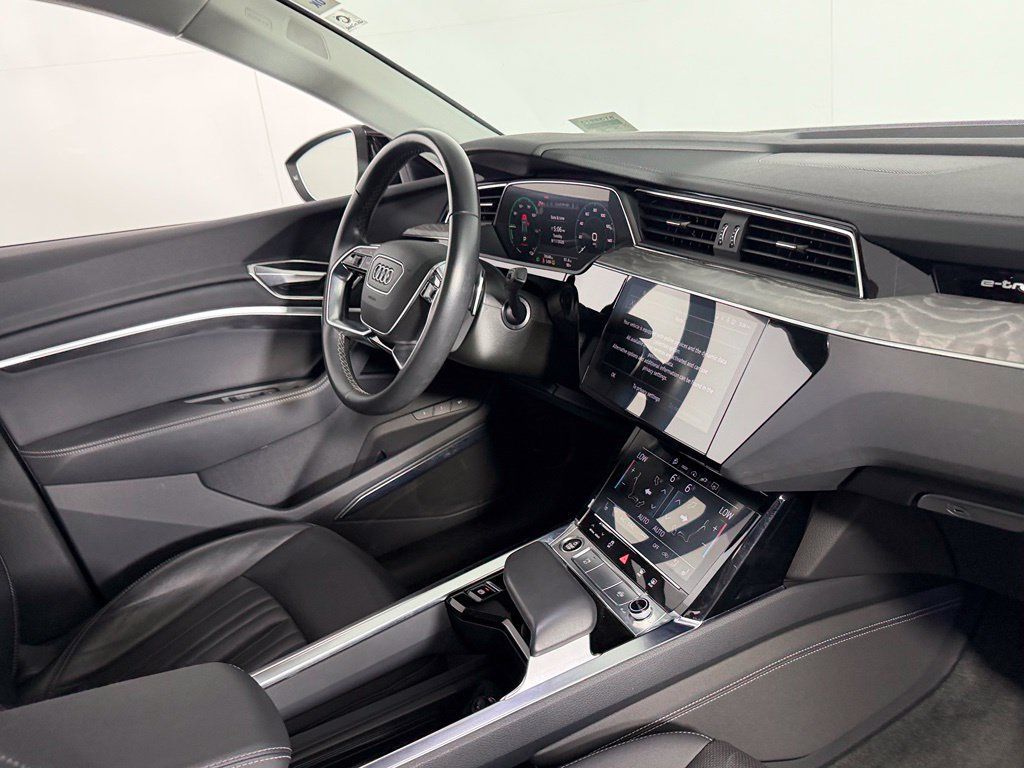 Used 2024 Audi Q8 e-tron Premium Plus w/ Premium Plus Package AWD/4WD image 29