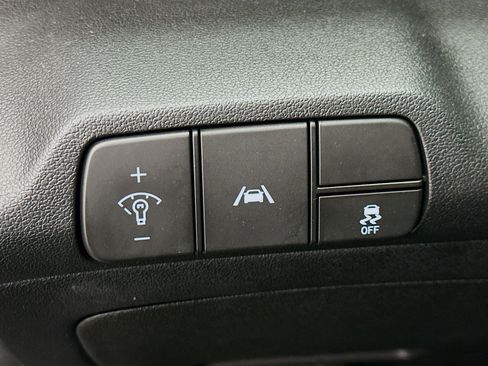 Used 2022 Hyundai Elantra SEL image 17