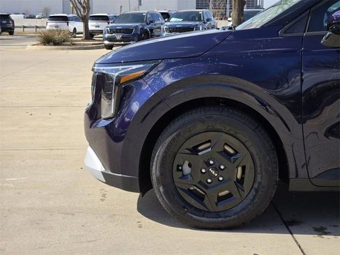 New 2026 Kia Carnival FWD image 5