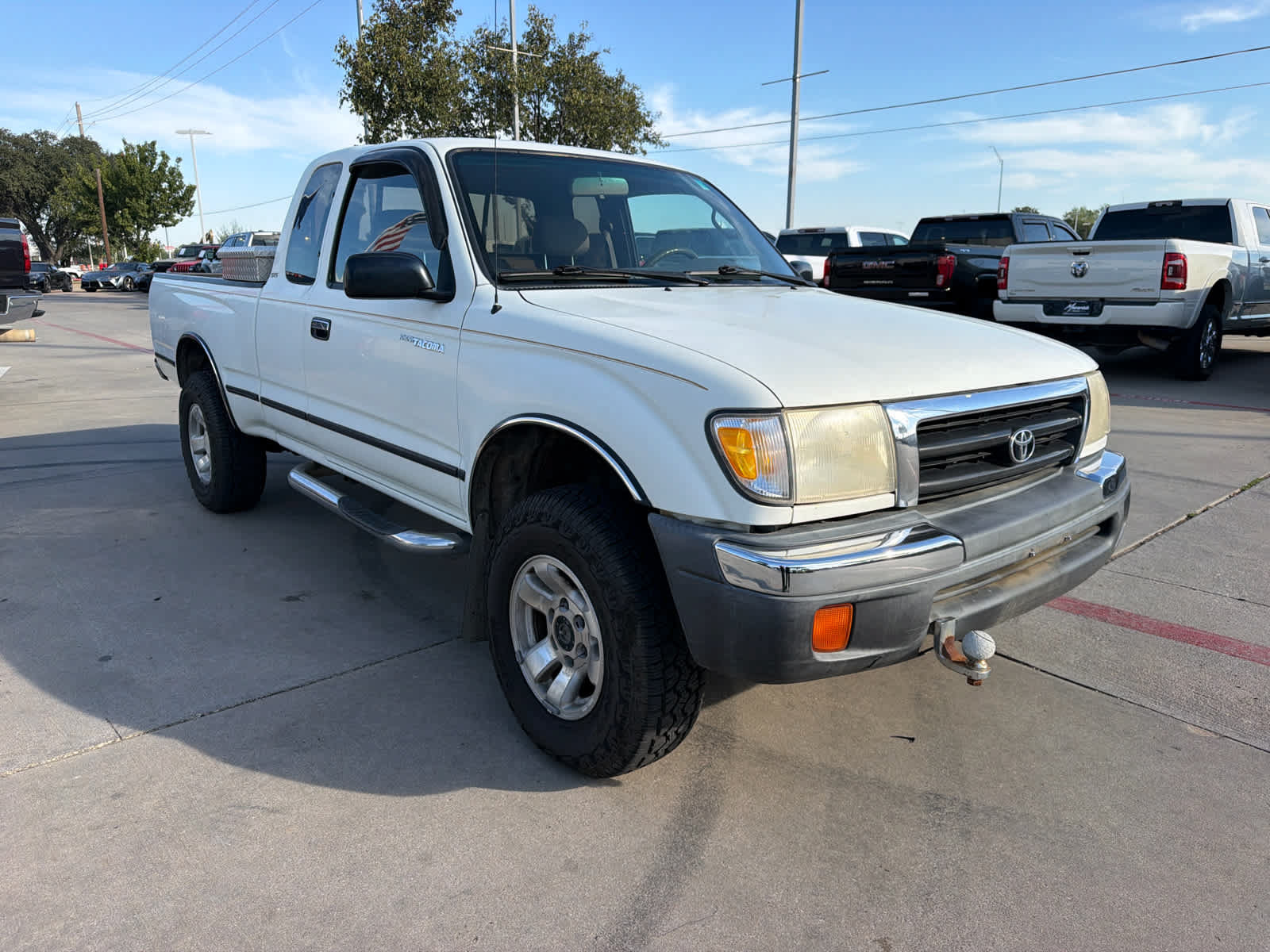 Used 1998 Toyota Tacoma 4x4 Xtracab V6 w/ SR5 Pkg image 3