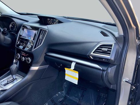 Used 2020 Subaru Forester Premium AWD/4WD image 19