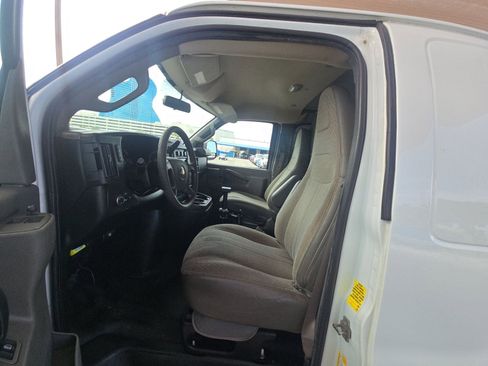 Used 2021 Chevrolet Express 2500 RWD image 10