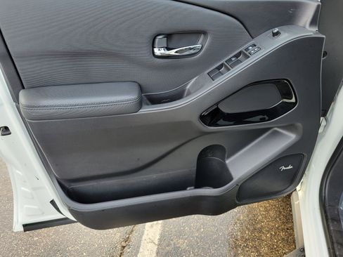 Used 2022 Nissan Frontier PRO-4X w/ Pro-4X Premium Package image 18