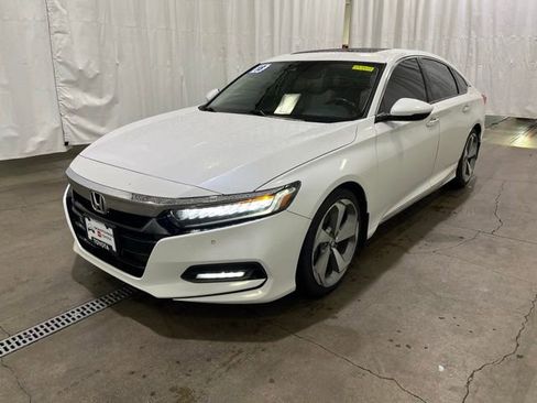 Used 2018 Honda Accord Touring image 7