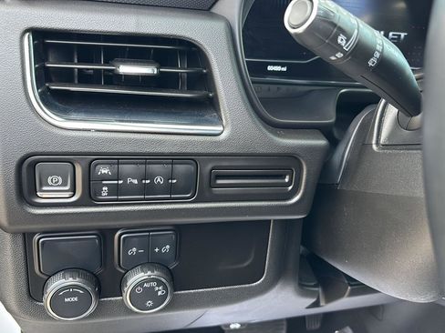 Certified 2024 Chevrolet Suburban RST image 27