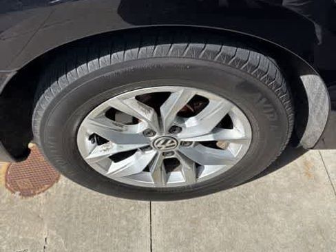 Used 2018 Volkswagen Passat 2.0T S image 5