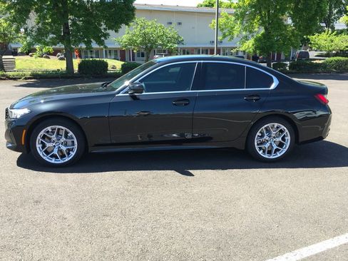 Used 2025 BMW 330i xDrive Sedan AWD/4WD image 3