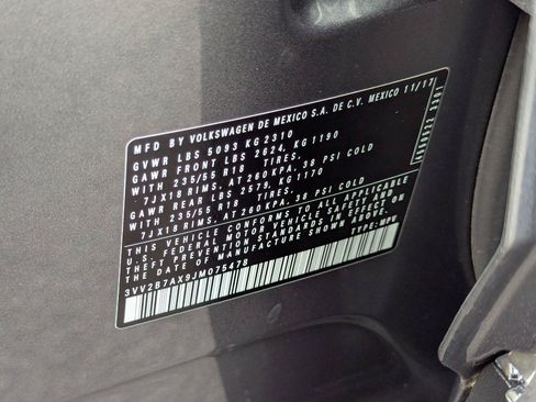 Used 2018 Volkswagen Tiguan SEL AWD/4WD image 41