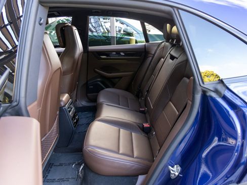 Certified 2025 Porsche Macan 4 Electric image 41