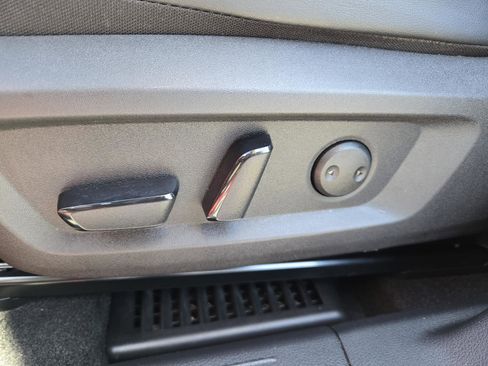 Used 2022 Nissan Rogue Platinum w/ Head-Up Display Package image 22