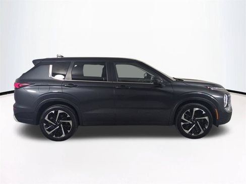 Used 2024 Mitsubishi Outlander SE Black Edition AWD/4WD image 4