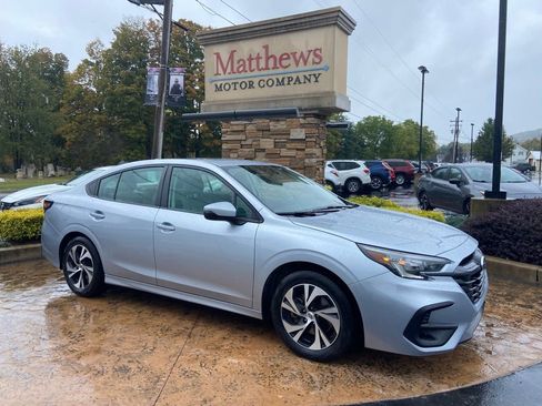 Used 2025 Subaru Legacy Premium image 1