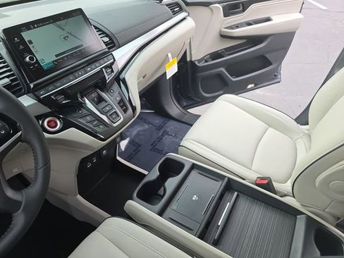 New 2026 Honda Odyssey Touring image 25