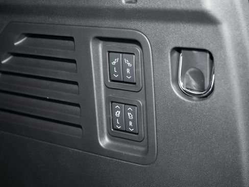 New 2026 Chevrolet Traverse High Country image 39