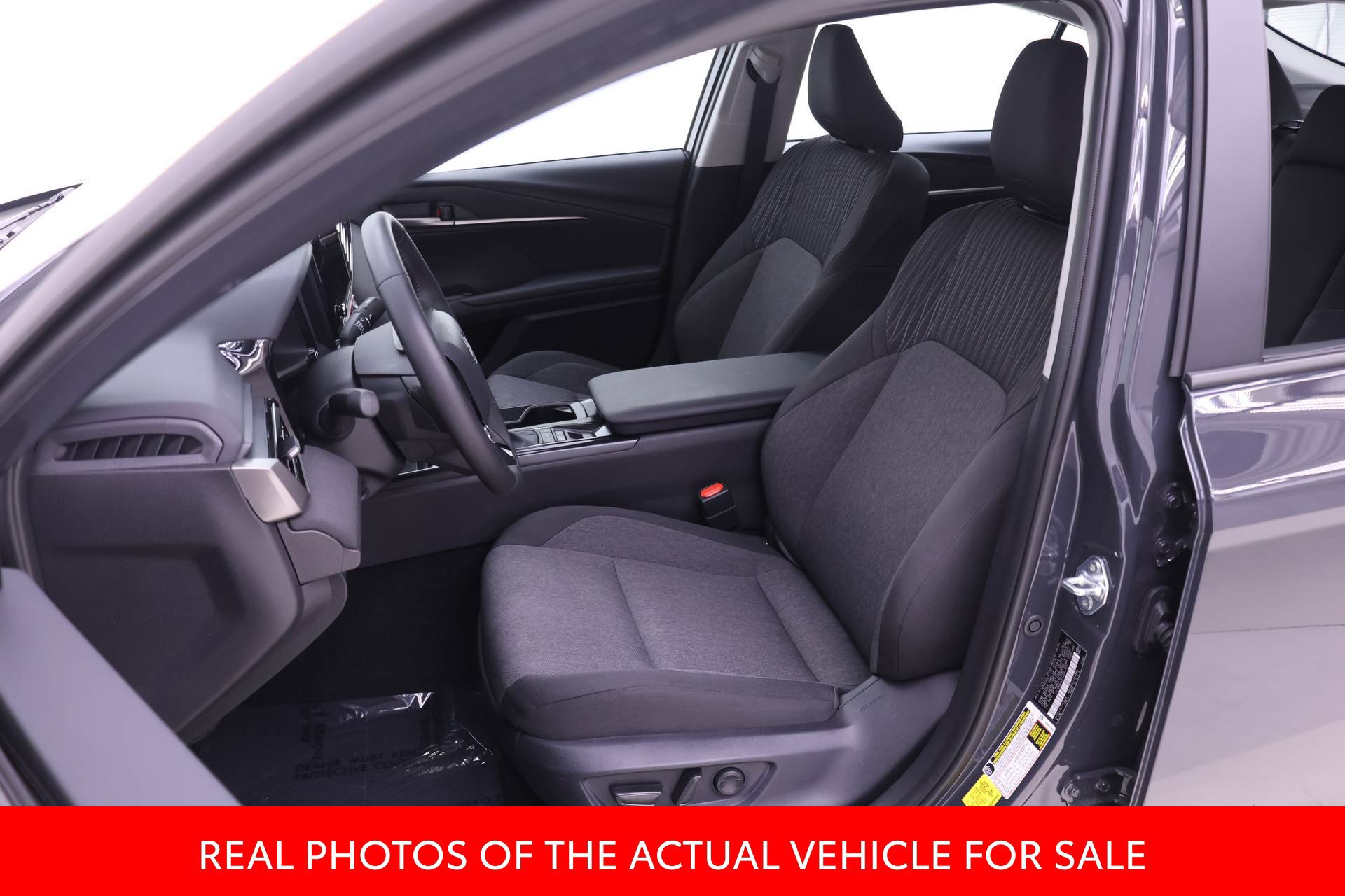 Used 2026 Toyota Camry LE w/ Convenience Package FWD image 4