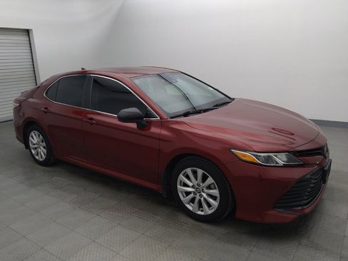 Used 2020 Toyota Camry LE image 11