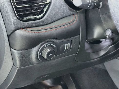 Used 2023 Dodge Durango R/T RWD image 13