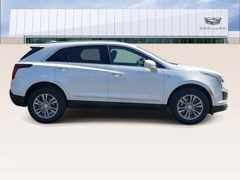 Certified 2023 Cadillac XT5 Premium Luxury w/ Technology Package FWD image 9